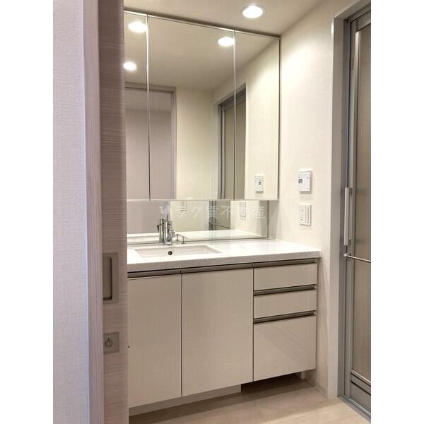 ザ・パークハウス中之島タワーの室内写真4枚目