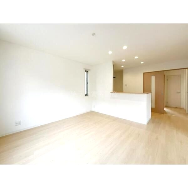 クレストコート伊丹南の室内写真3枚目