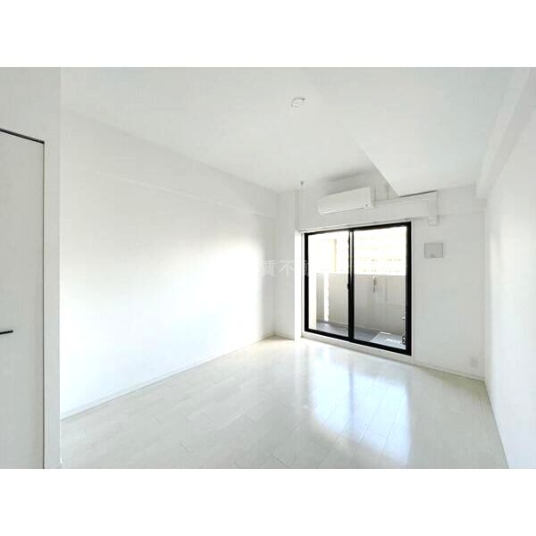 S-RESIDENCE江坂Eminenceの室内写真1枚目