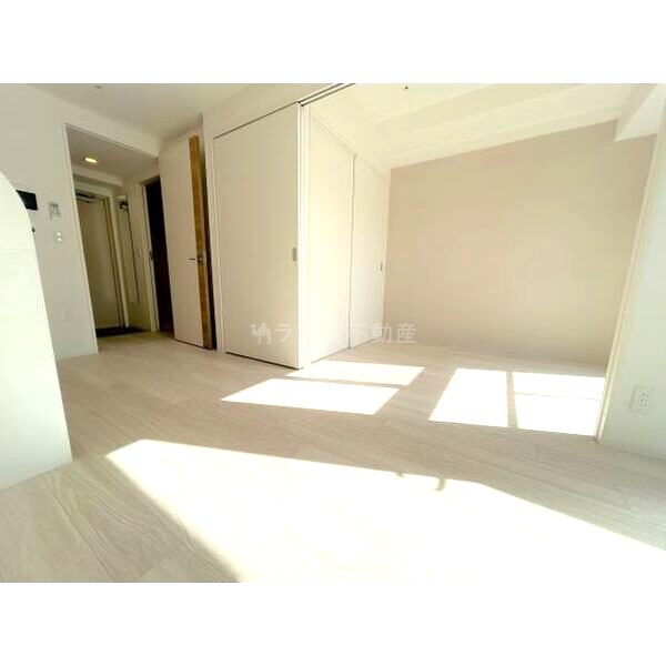 セレニテ新大阪グランデ ミリューの室内写真1枚目