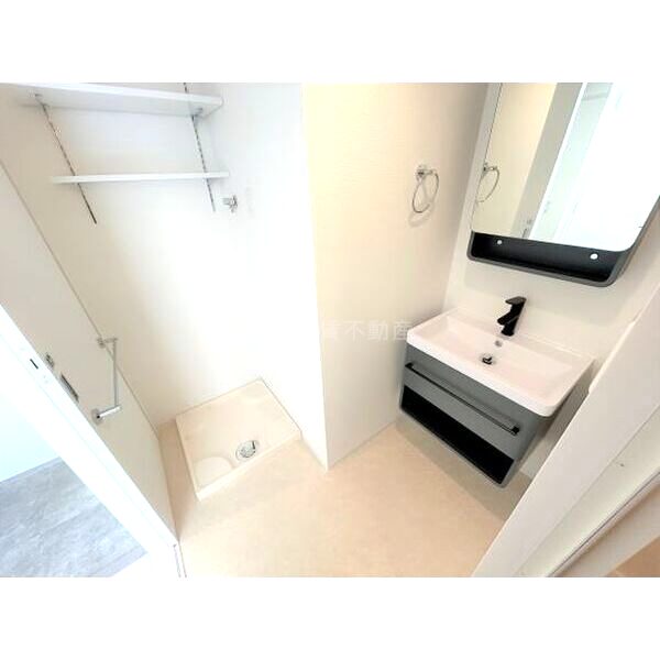 セレニテ新大阪グランデ ミリューの室内写真4枚目