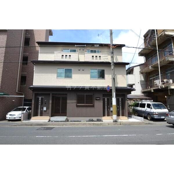 フォレストメゾン花屋町の外観2枚目