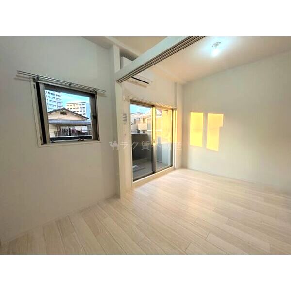 セレニテ江坂エクラの室内写真8枚目