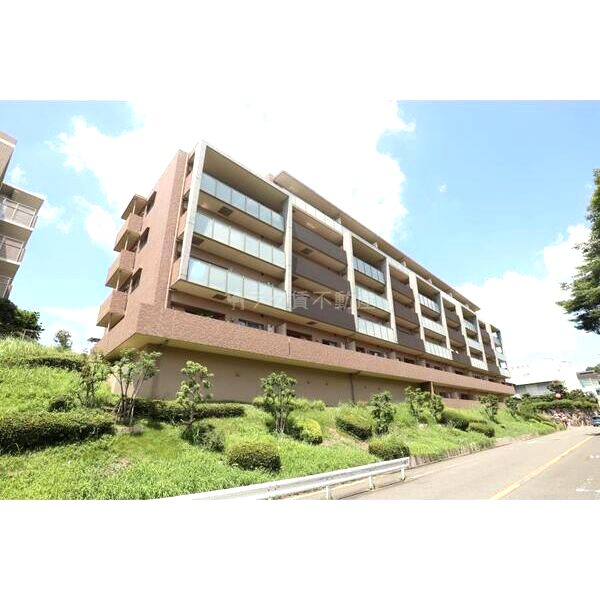 アンビエラ桃山台の外観2枚目