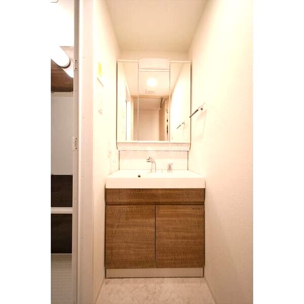 セレーノ南森町の室内写真4枚目