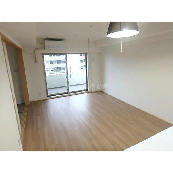 ローレルスクエア健都ザレジデンス フォースステージの室内写真3枚目