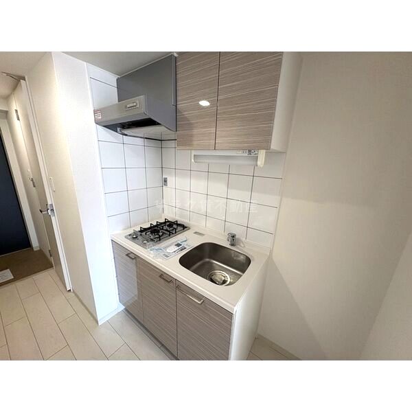 エスリード新大阪レジデンス 1310号室の室内写真2枚目