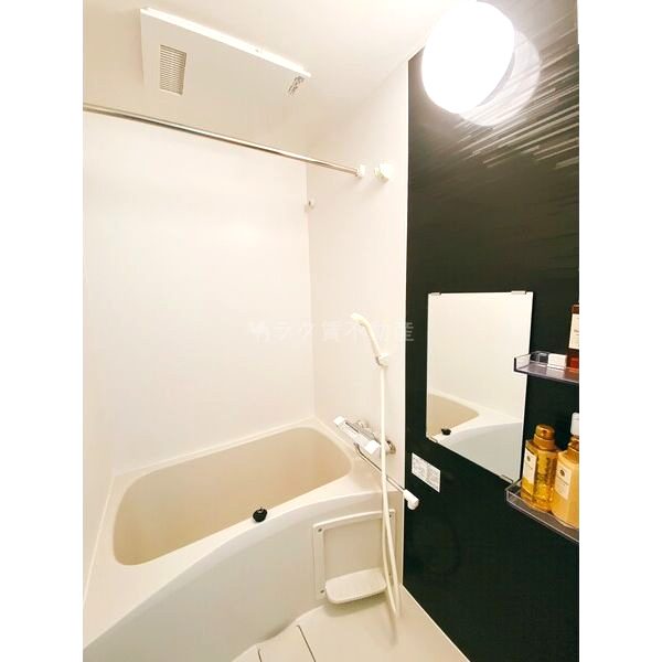 フォーリアライズ弁天町クロスの室内写真7枚目