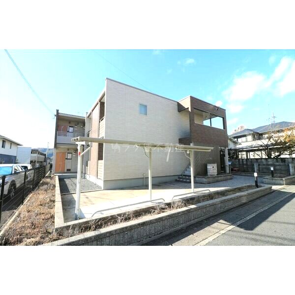 クレイノアローウェアハウス