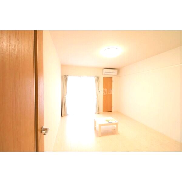 クレイノアローウェアハウスの室内写真10枚目