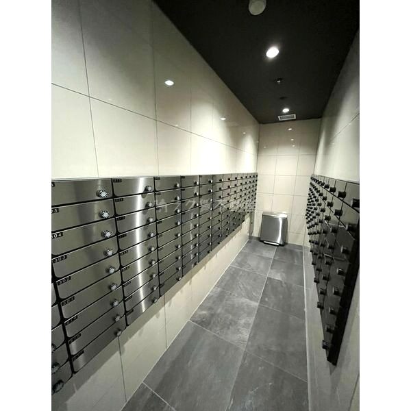 MELDIA CREST TAPP NAMBA-WESTの外観5枚目