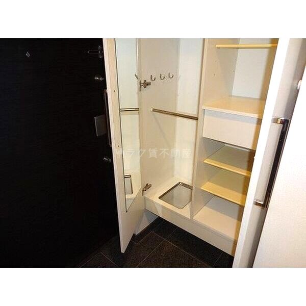 ライオンズ京都四条烏丸レジデンスの室内写真11枚目