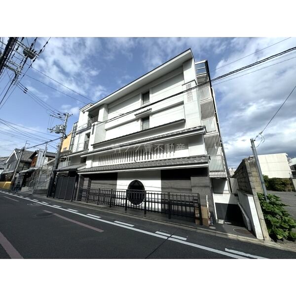 プラネシア烏丸御池の外観2枚目