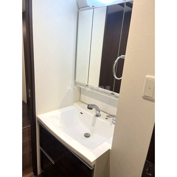 セレニテ梅田北Premiumの室内写真6枚目