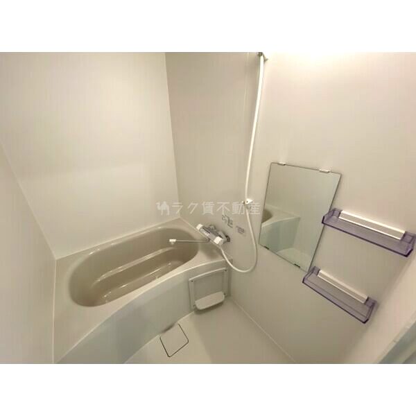 エステイトE桂川A棟の室内写真2枚目