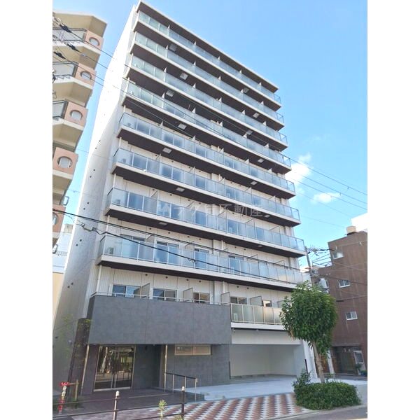 THE RESIDENCE H