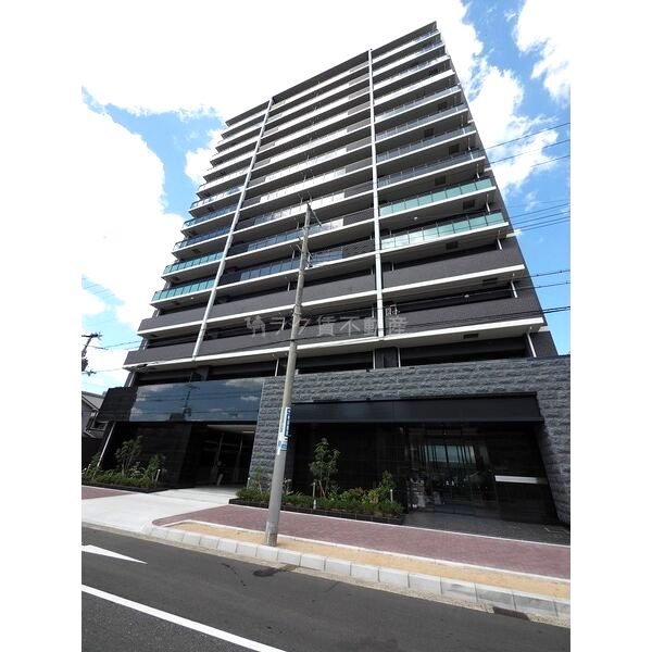 プレサンスロジェ森ノ宮の外観2枚目