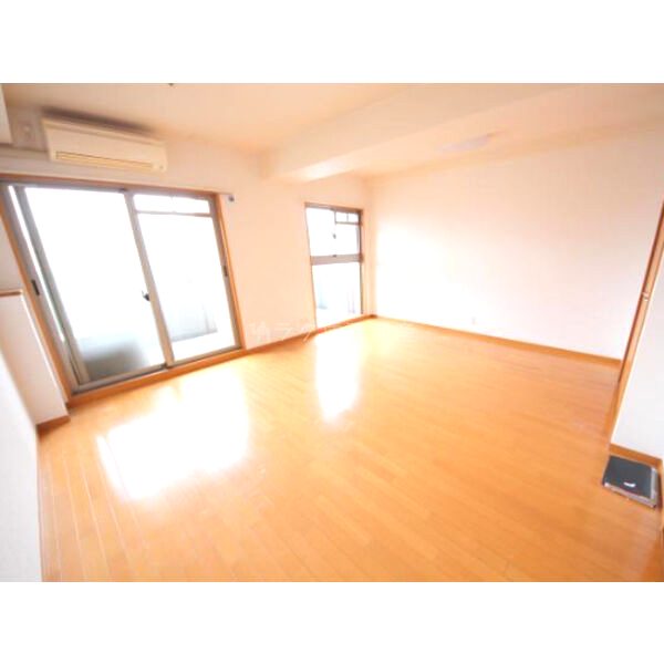 レジュールアッシュ梅田EASTの室内写真1枚目