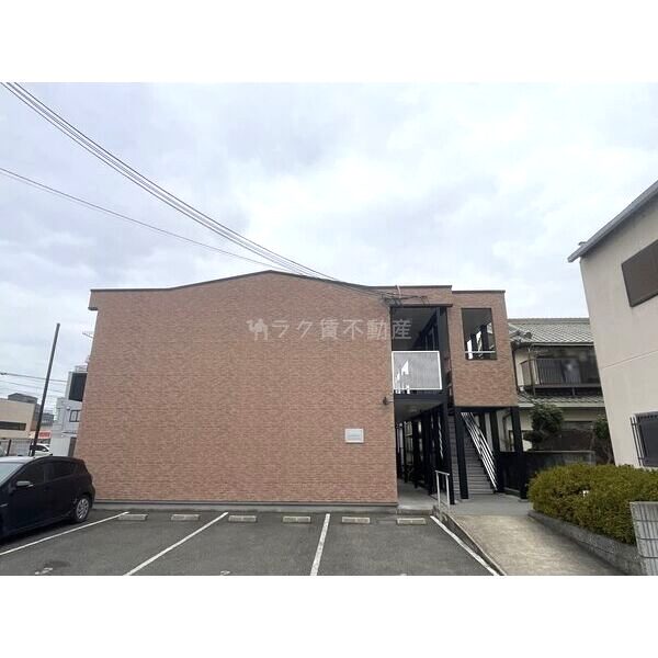 レオパレスシャルマン上の外観2枚目