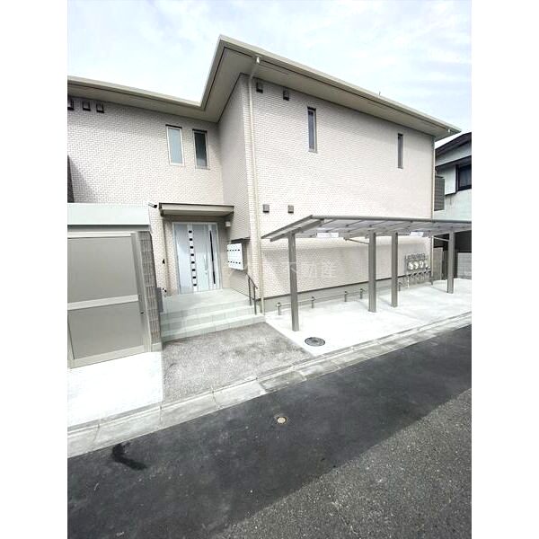 アースフィールドIIの外観2枚目