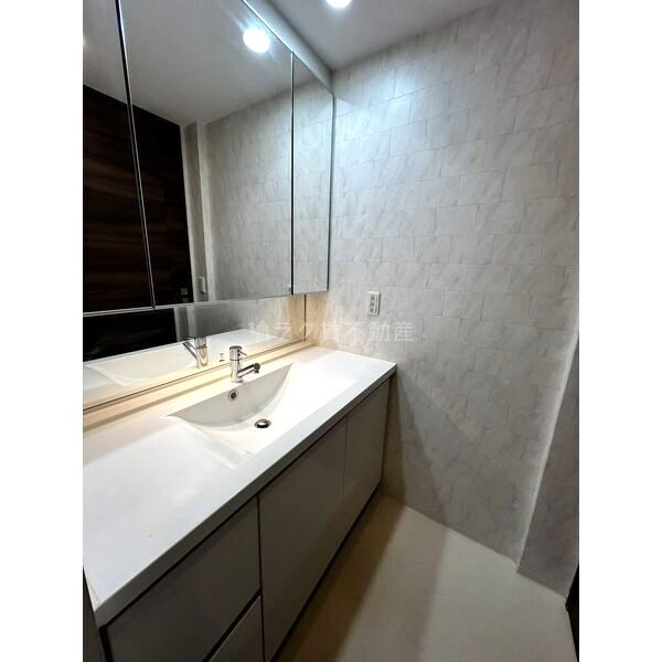 ブランズタワー大阪備後町の室内写真3枚目