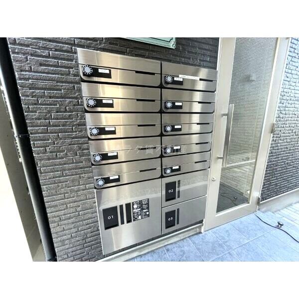 ジーメゾン伏見エルデの外観3枚目