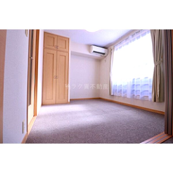 レオパレスハピネスNAWATEの室内写真9枚目