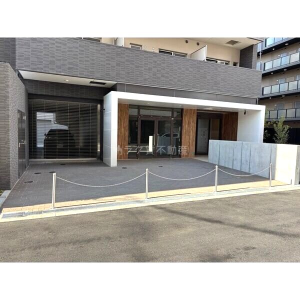 TROMMEL HEIM NAMBAの外観2枚目