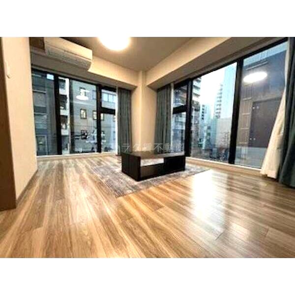 プレサンスレジェンド堺筋本町タワの室内写真1枚目