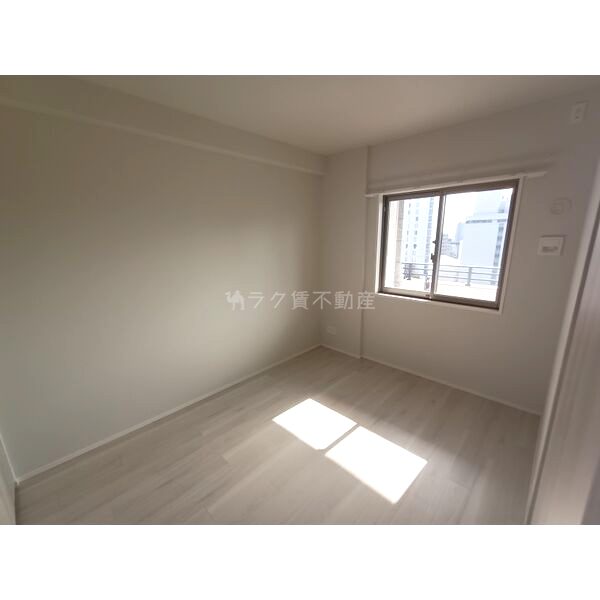 ローレルコート上本町5丁目の室内写真3枚目