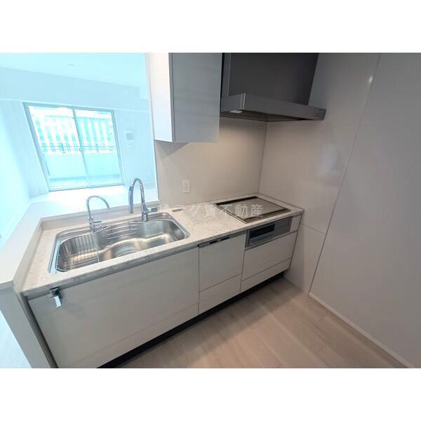 ローレルコート上本町5丁目の室内写真4枚目