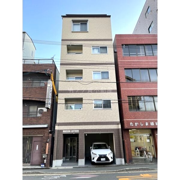 メゾンアーサー