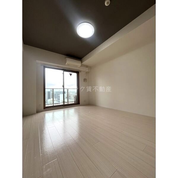 COCORO-WEST(ココロウエスト)の室内写真1枚目