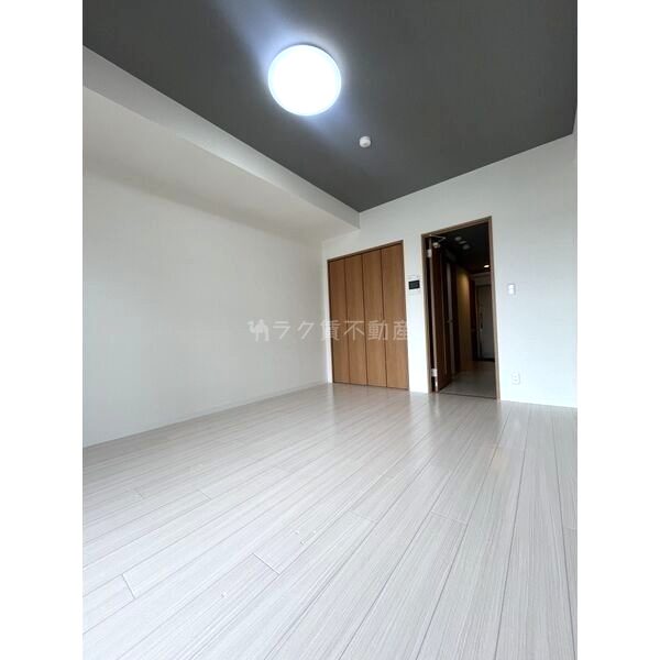 COCORO-WEST(ココロウエスト)の室内写真2枚目