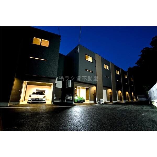 &Space茨木の外観2枚目