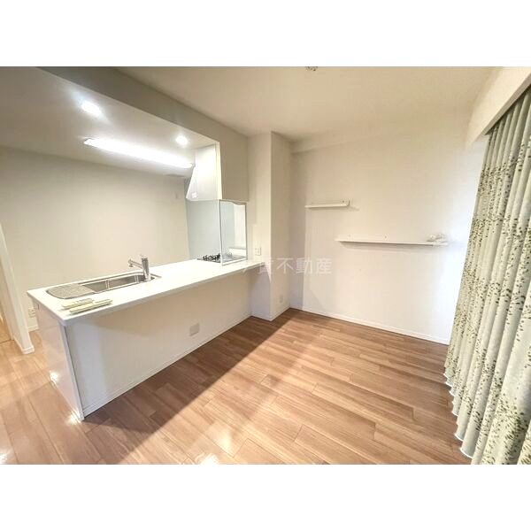 アルファステイツ神戸塩屋シーサイドテラスIIの室内写真2枚目