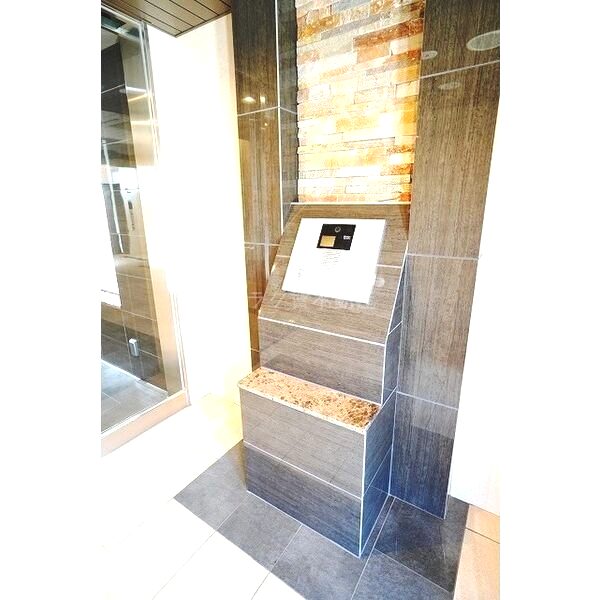 スペーシア江坂広芝町の外観3枚目