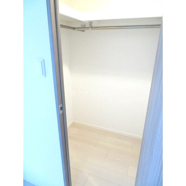 スペーシア江坂広芝町の室内写真13枚目