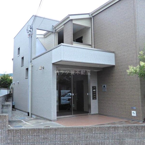 Centro Paese (セントロ パエ-ゼ)の外観2枚目