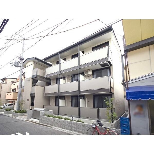 レオパレスコーポ西新道バザール