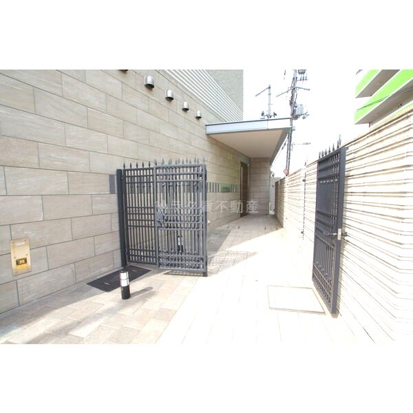 SK江坂の外観2枚目