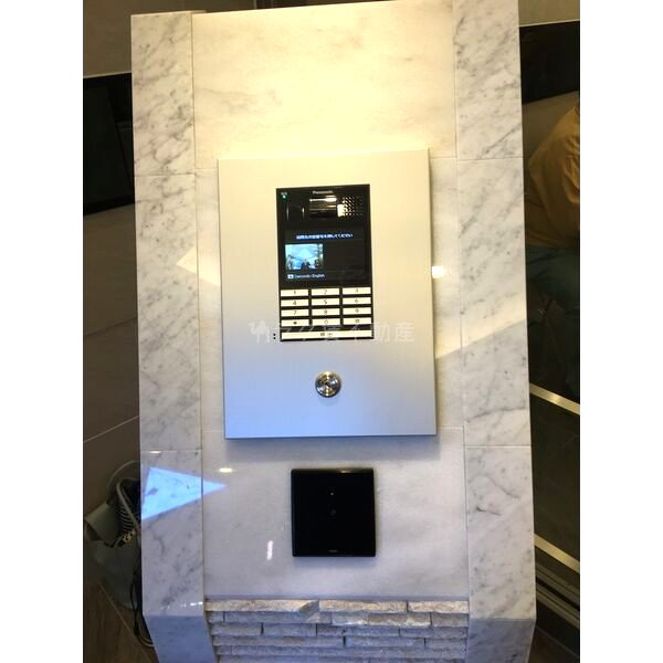 プレサンスロジェドーム前の外観6枚目