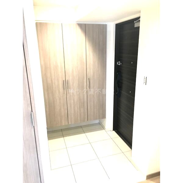 プレサンスロジェドーム前の室内写真1枚目