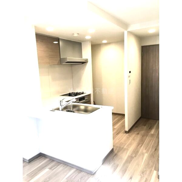 プレサンスロジェドーム前の室内写真3枚目