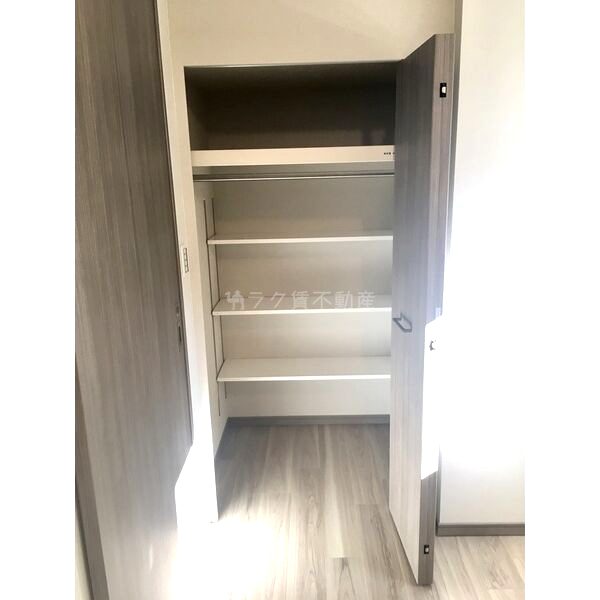 プレサンスロジェドーム前の室内写真6枚目