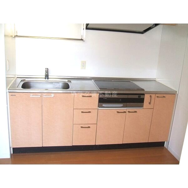 シー・クリサンス神戸の室内写真14枚目