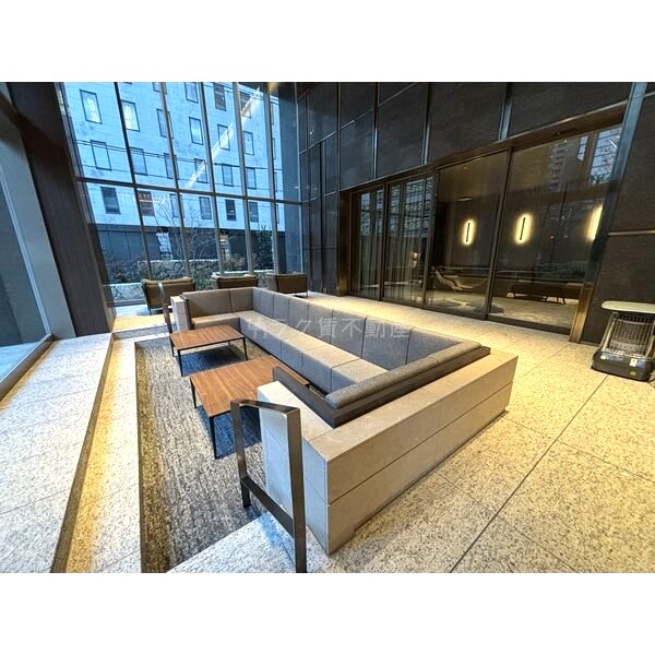 ローレルタワー堺筋本町の外観2枚目