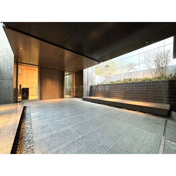 ローレルタワー堺筋本町の外観3枚目