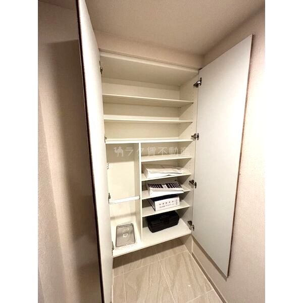 ローレルタワー堺筋本町の室内写真17枚目