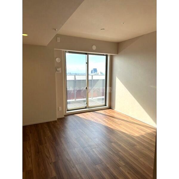 ローレルタワー堺筋本町の室内写真1枚目